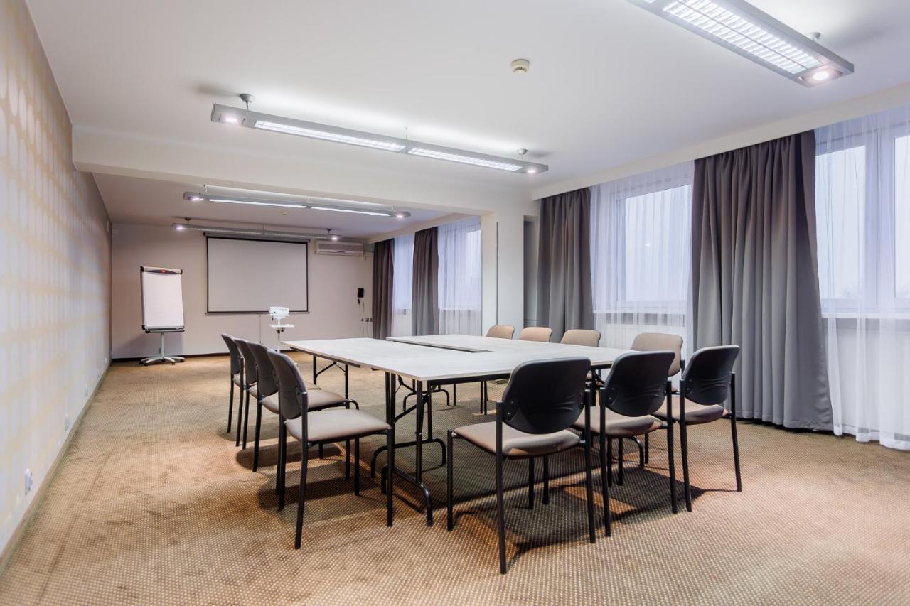 Hotel Tarnovia Tarnów Eksteriør billede