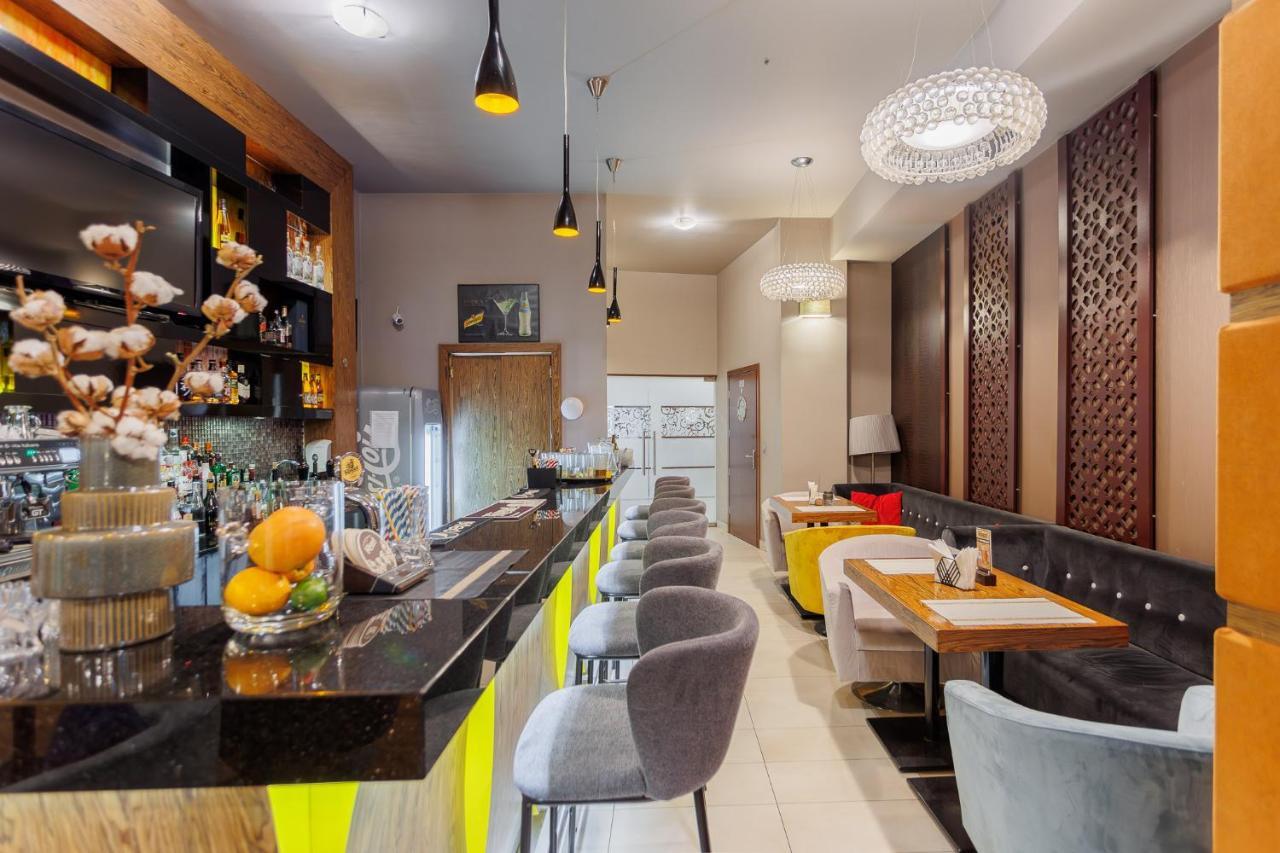 Hotel Tarnovia Tarnów Eksteriør billede