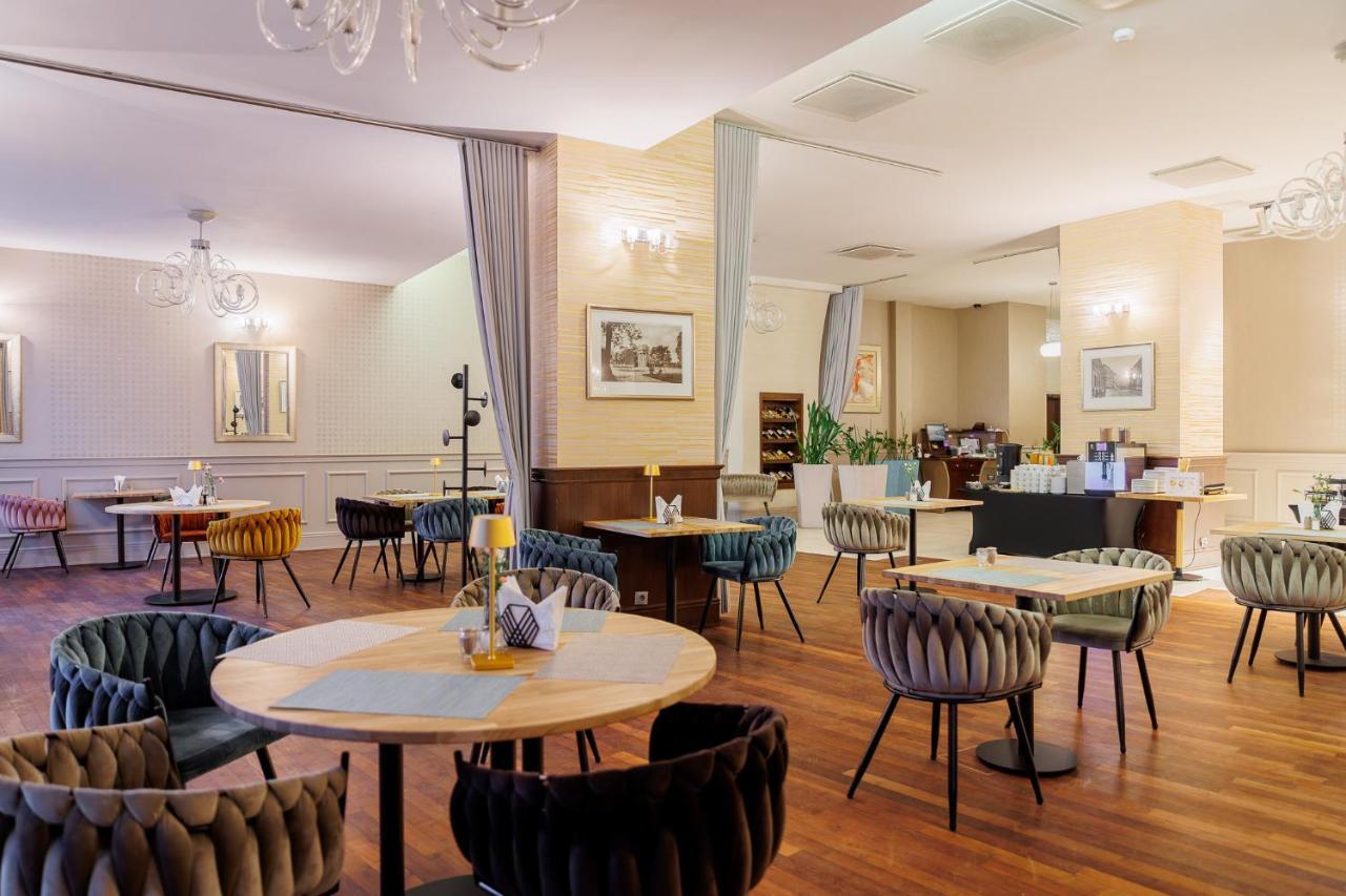 Hotel Tarnovia Tarnów Eksteriør billede
