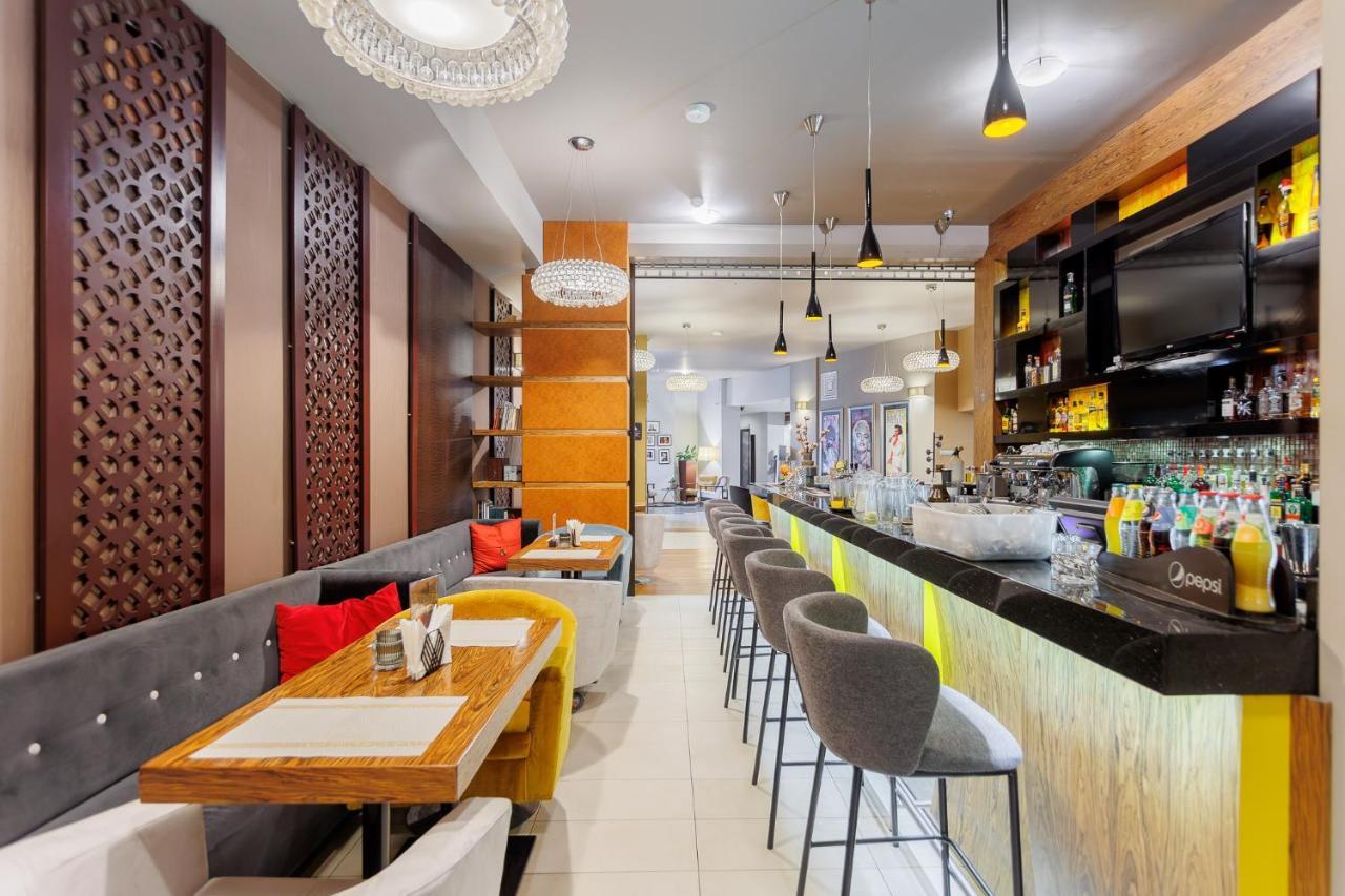 Hotel Tarnovia Tarnów Eksteriør billede