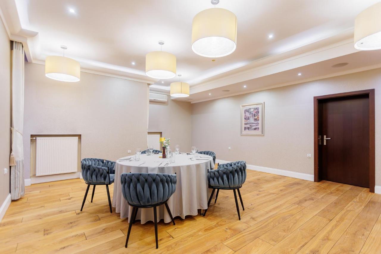 Hotel Tarnovia Tarnów Eksteriør billede
