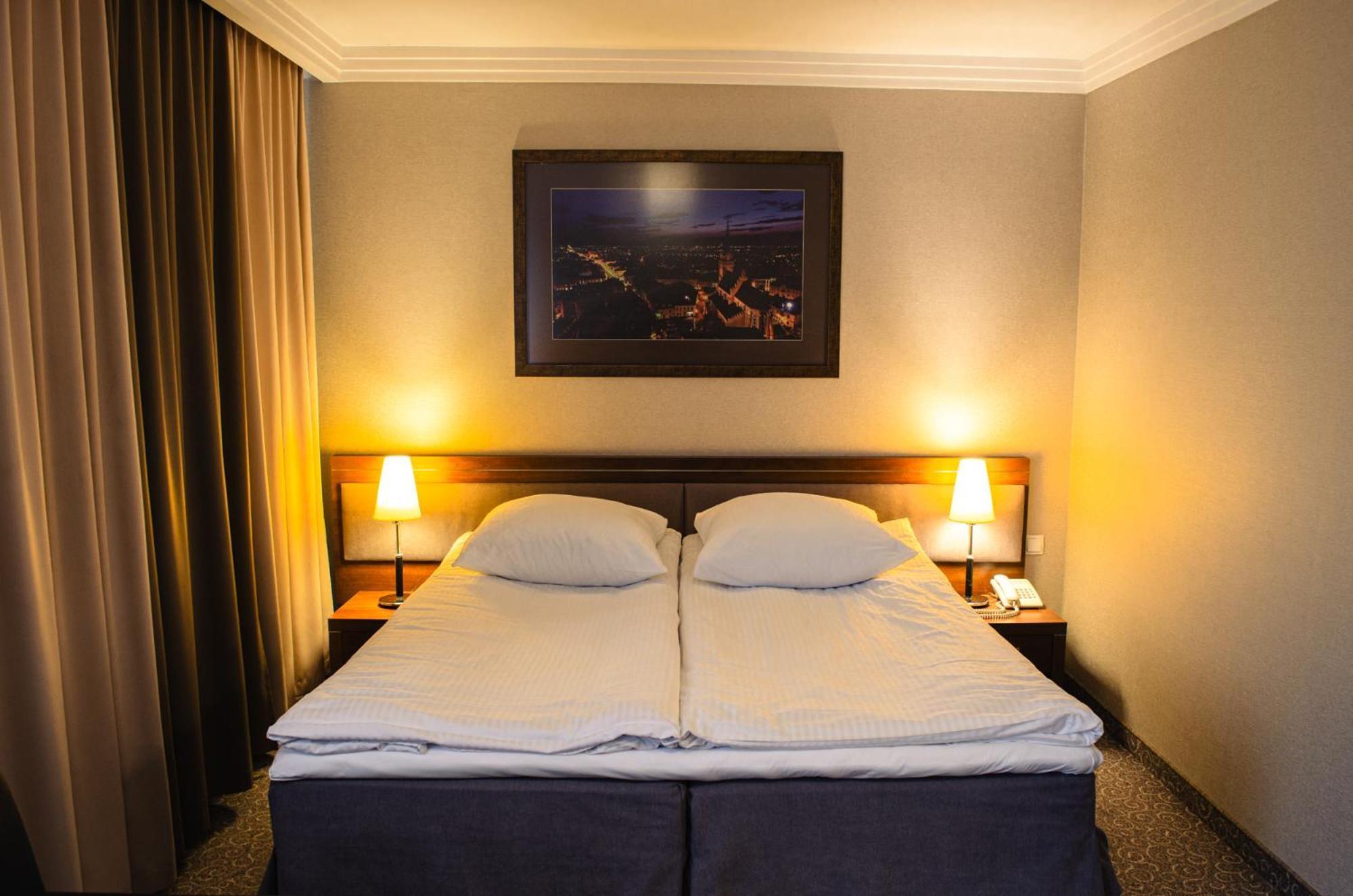 Hotel Tarnovia Tarnów Eksteriør billede