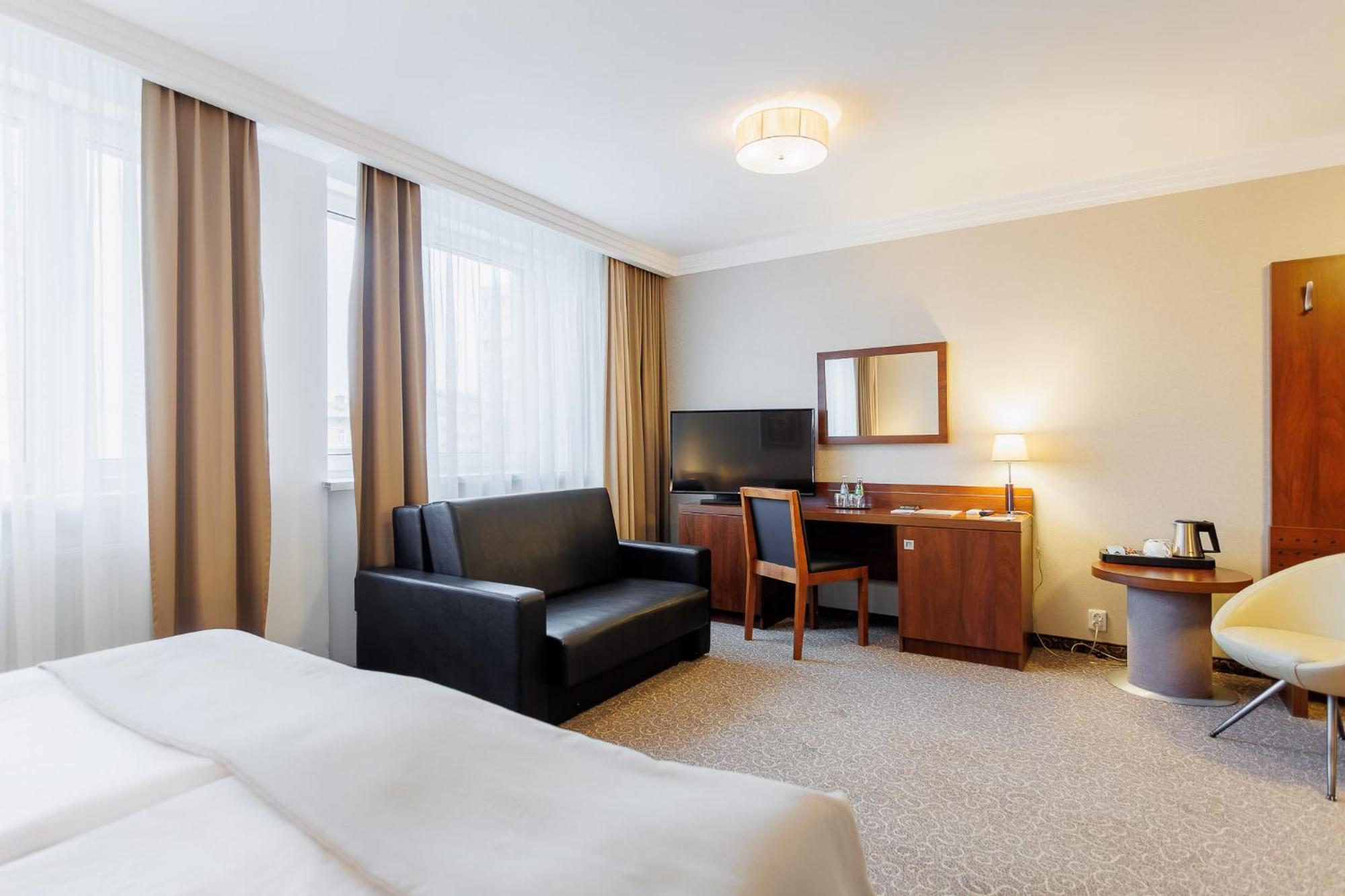 Hotel Tarnovia Tarnów Eksteriør billede