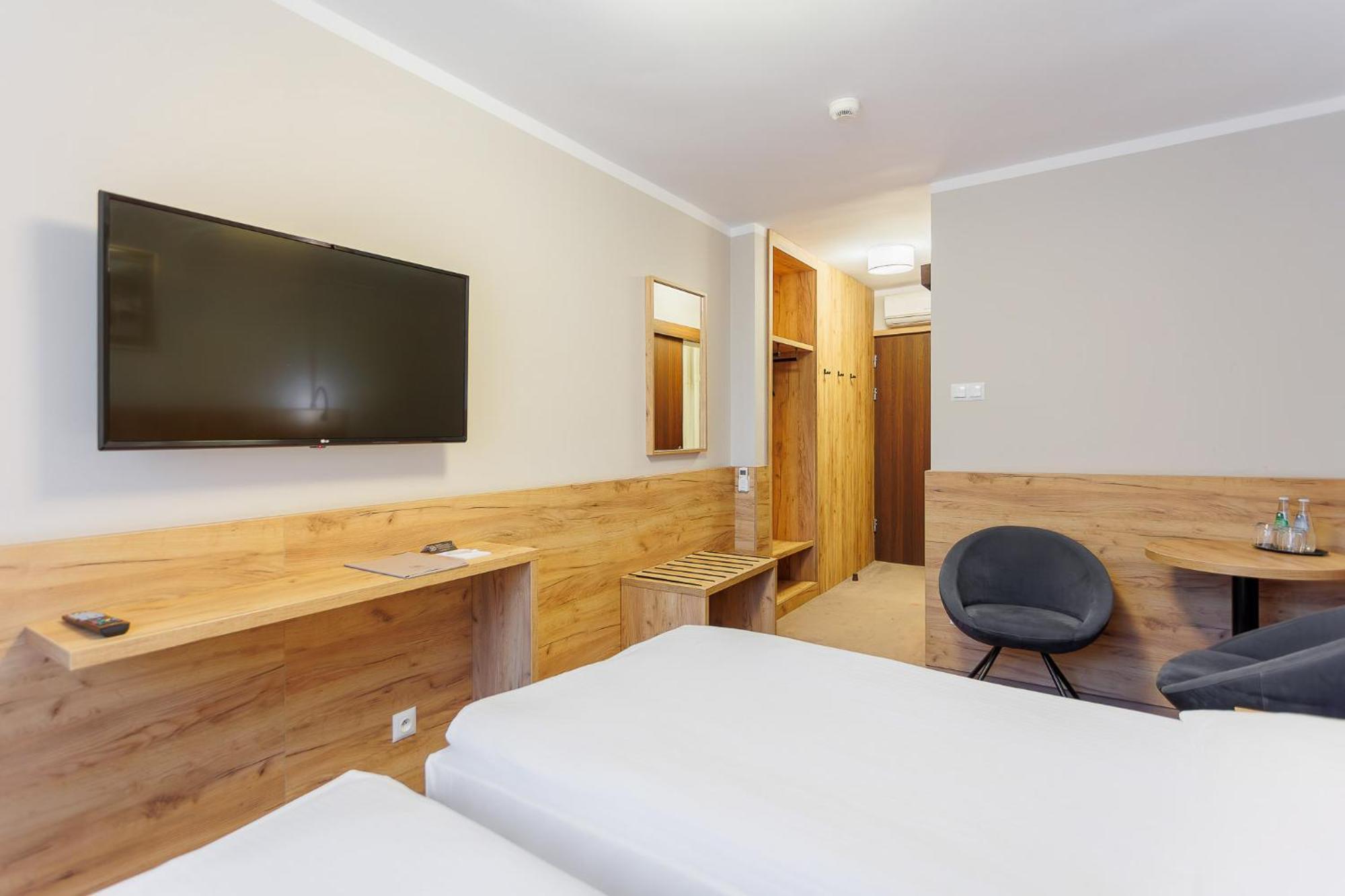 Hotel Tarnovia Tarnów Eksteriør billede