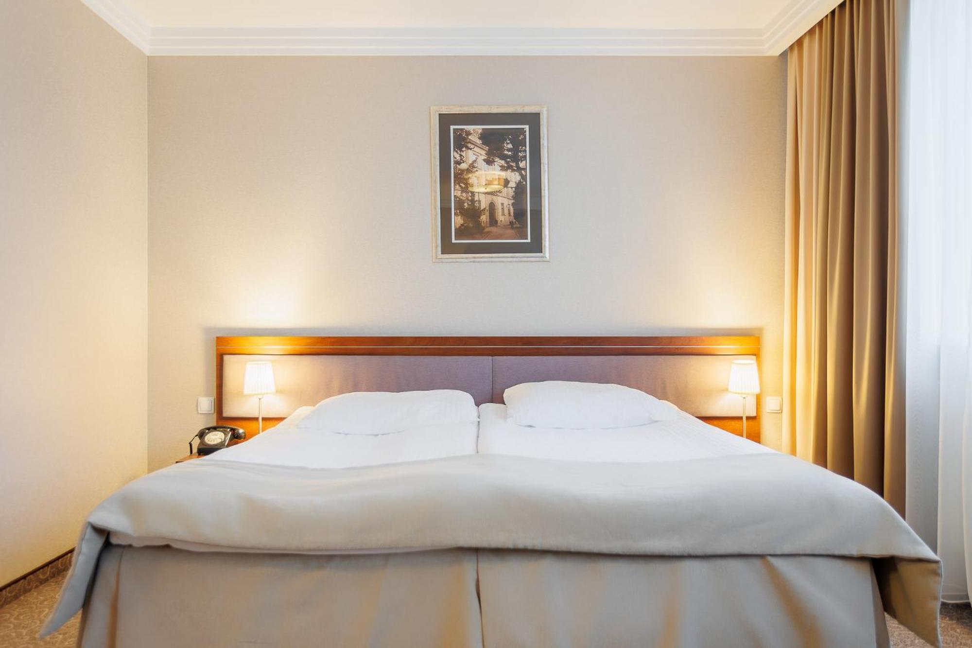 Hotel Tarnovia Tarnów Eksteriør billede