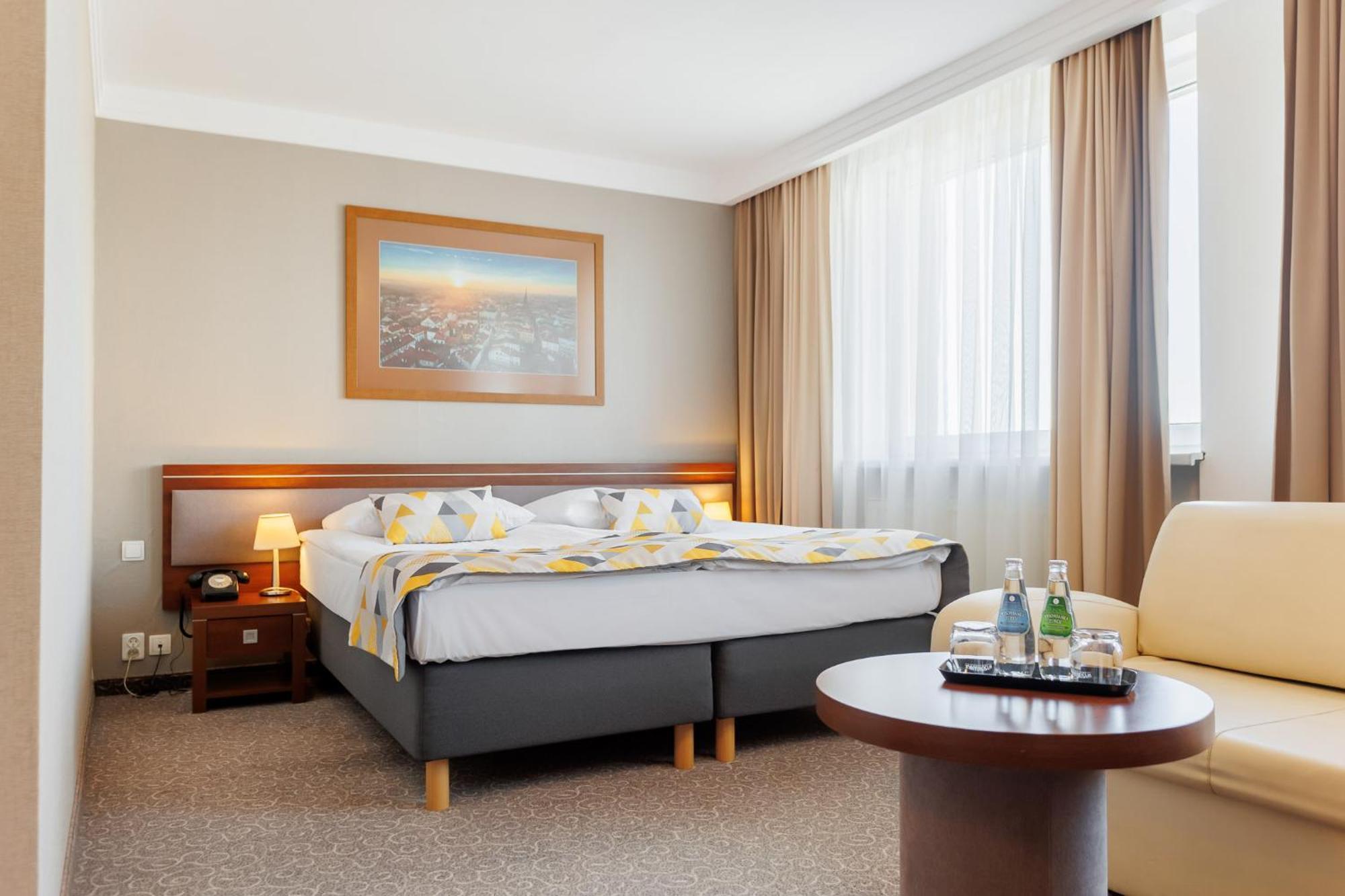 Hotel Tarnovia Tarnów Eksteriør billede
