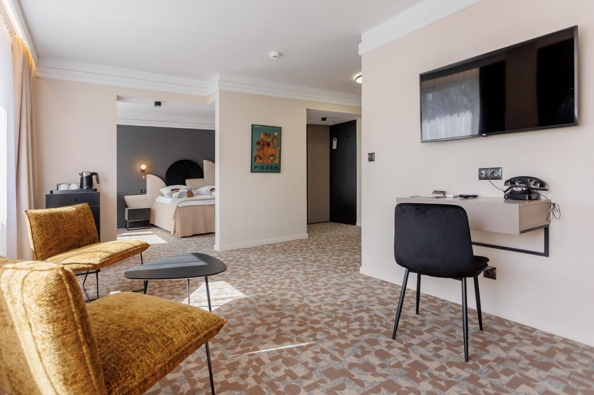 Hotel Tarnovia Tarnów Eksteriør billede
