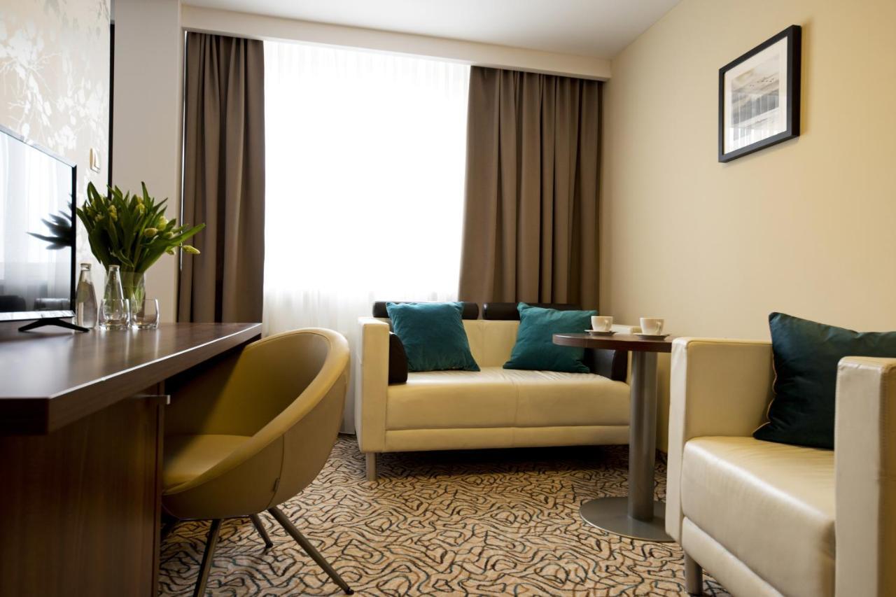 Hotel Tarnovia Tarnów Eksteriør billede