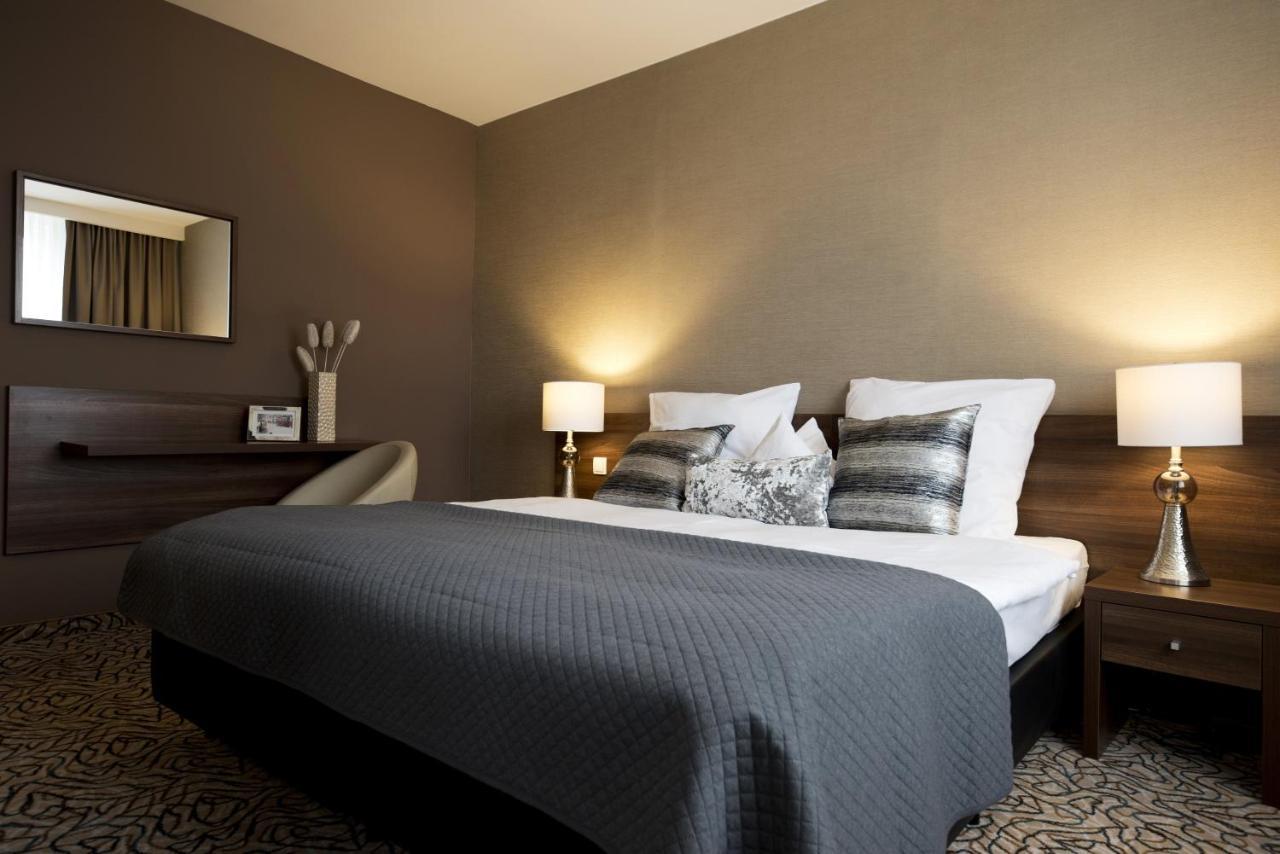 Hotel Tarnovia Tarnów Eksteriør billede