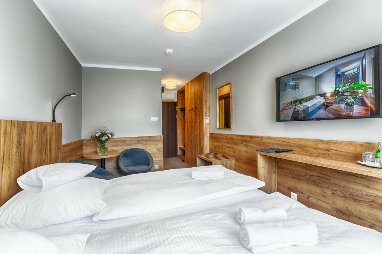Hotel Tarnovia Tarnów Eksteriør billede